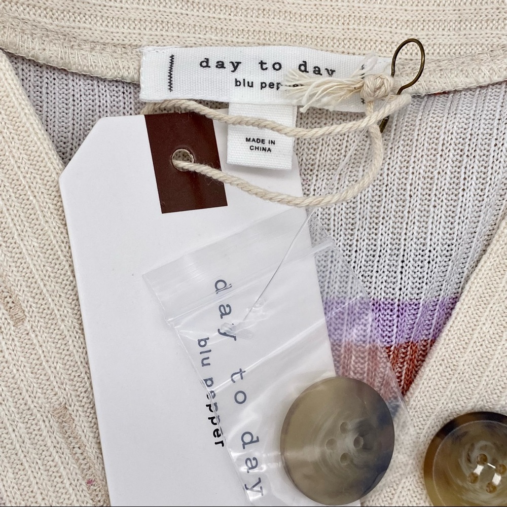 NWT Blu Pepper Day to Day V-neck Ribbed Sweater - Picture 9 of 13